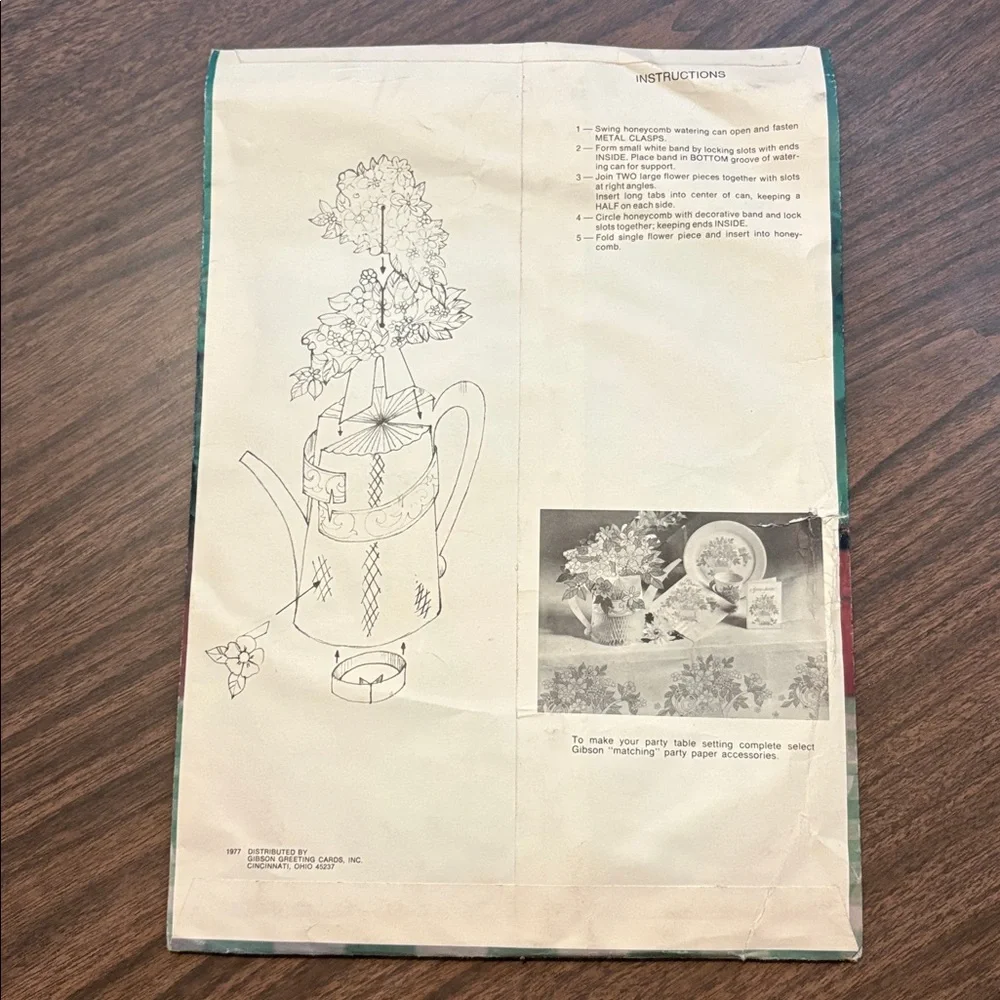 VINTAGE Gibson Centerpiece Honeycomb Flower Pot Paper Decoration 1977
